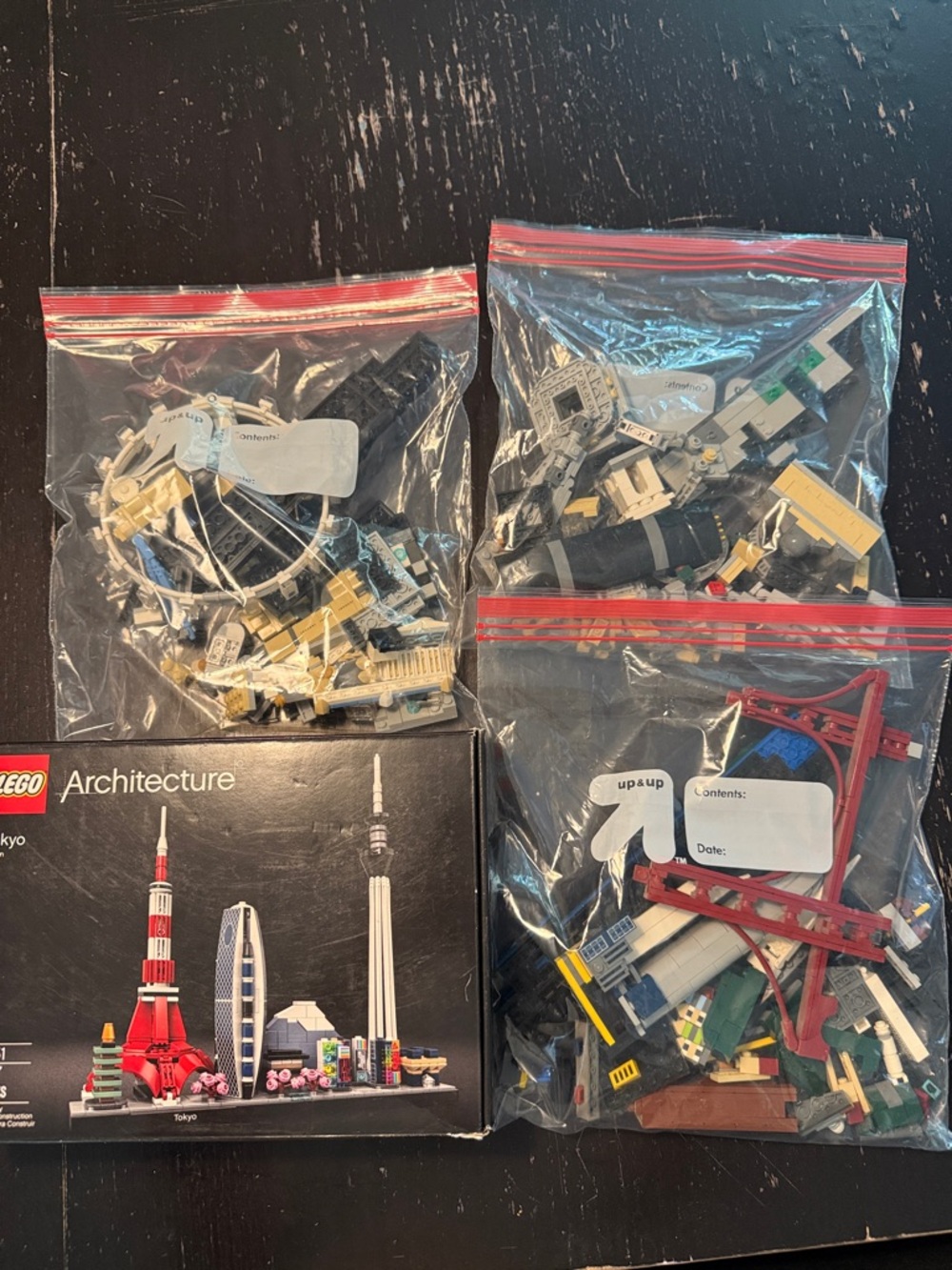 Lego Architecture 4 Sets missing small parts mostly complete. As is